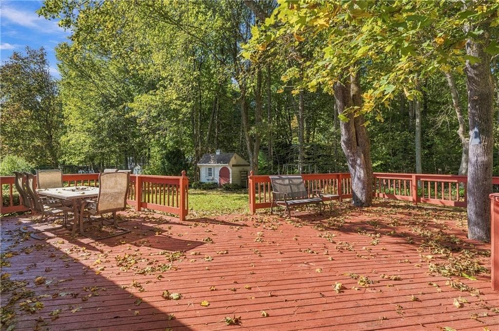 Single Family Residence at 100 Sleepy Hollow Drive, Cumberland, photo 23 of 26