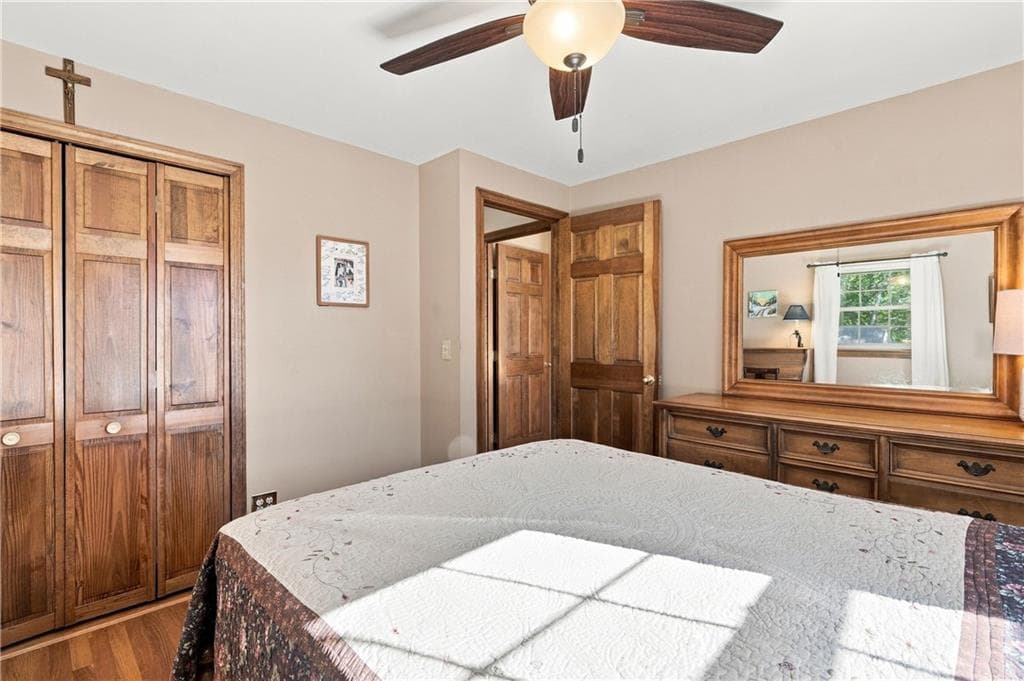 Single Family Residence at 100 Sleepy Hollow Drive, Cumberland, photo 14 of 26