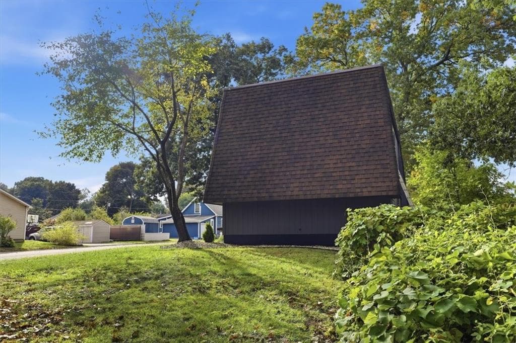 Single Family Residence at 109 Olive Street, Woonsocket, photo 37 of 41