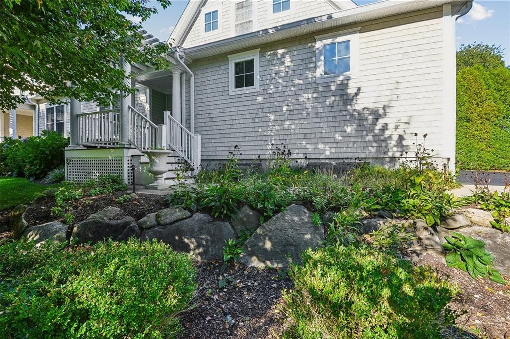 Condominium at 35 West Cove Drive UNIT 35, North Kingstown, photo 2 of 35