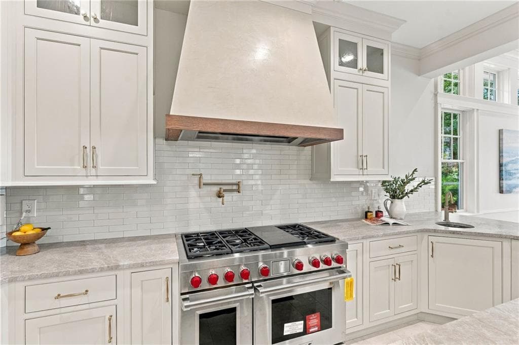 Single Family Residence at 46 Pojac Point Road, North Kingstown, photo 13 of 50