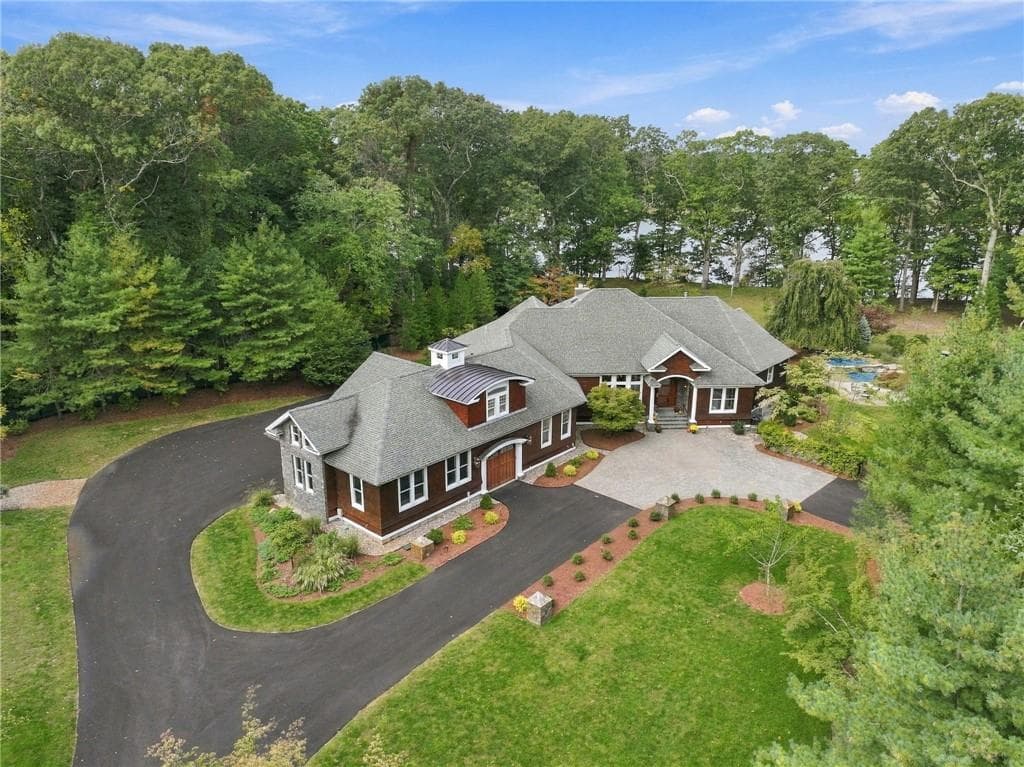 Single Family Residence at 46 Pojac Point Road, North Kingstown, photo 3 of 50