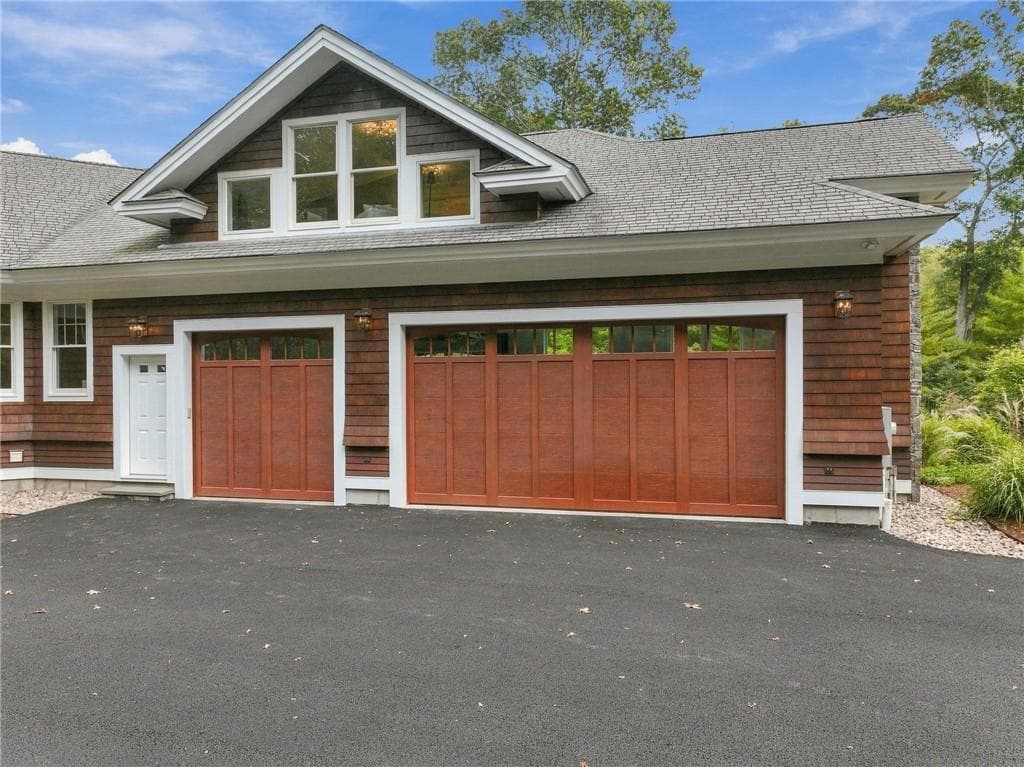 Single Family Residence at 46 Pojac Point Road, North Kingstown, photo 32 of 50