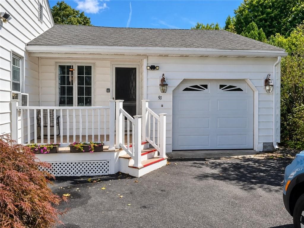 Single Family Residence at 91 Flora Avenue, Woonsocket, photo 3 of 20