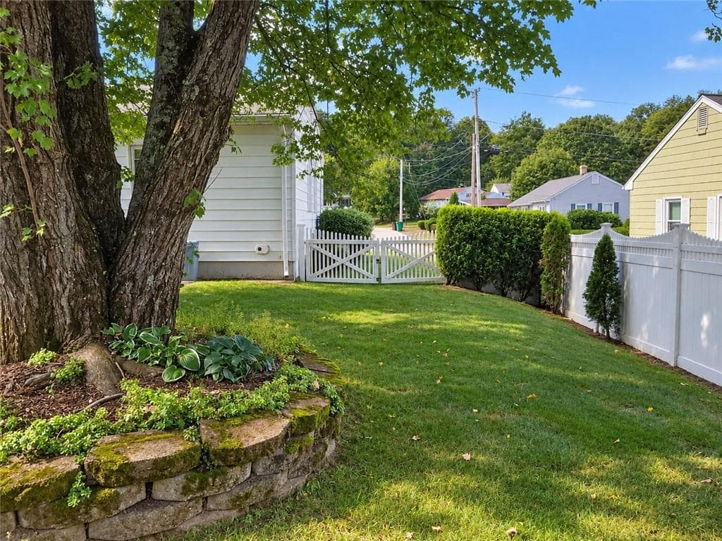 Single Family Residence at 91 Flora Avenue, Woonsocket, photo 14 of 20