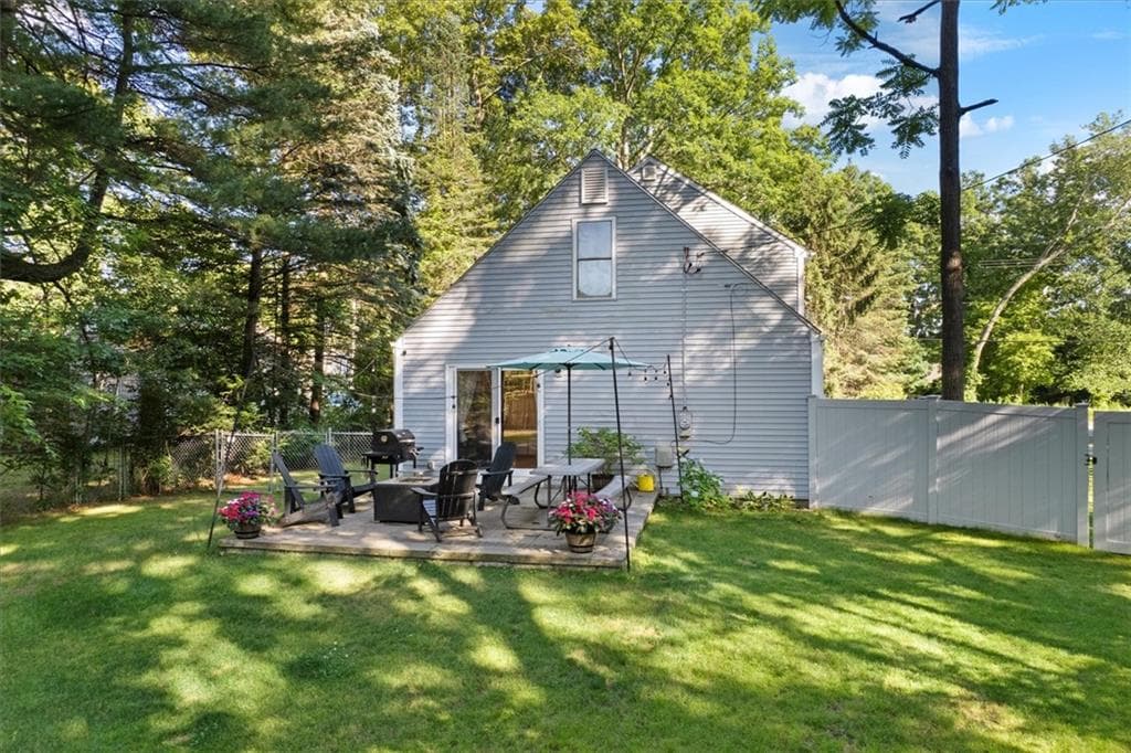 Single Family Residence at 47 Smith Avenue, Smithfield, photo 6 of 46