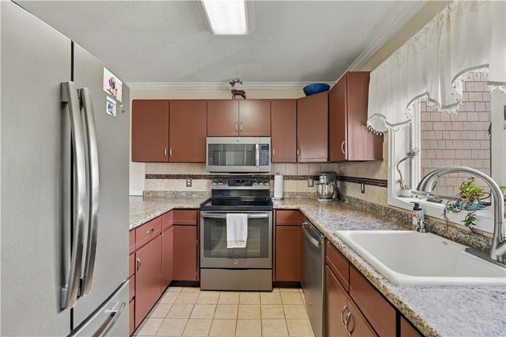 Condominium at 4 Palmer Circle UNIT 15, Hopkinton, photo 2 of 33