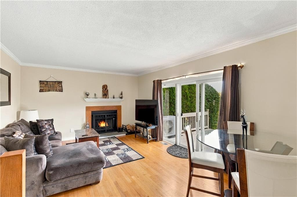 Condominium at 4 Palmer Circle UNIT 15, Hopkinton, photo 7 of 33