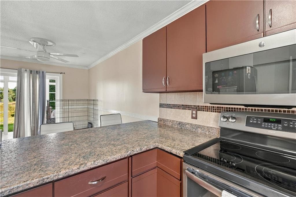 Condominium at 4 Palmer Circle UNIT 15, Hopkinton, photo 5 of 33