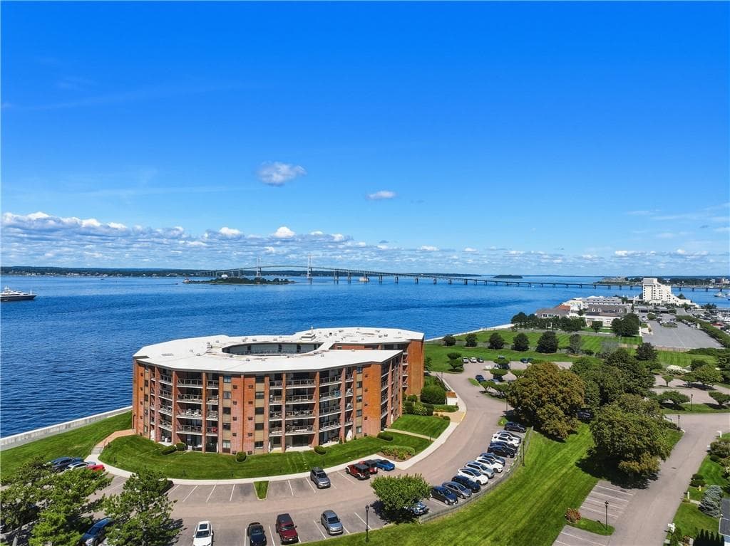 Condominium at 1314 Capella South UNIT 1314, Newport, photo 2 of 41
