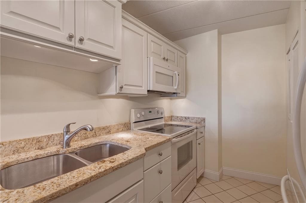 Condominium at 1314 Capella South UNIT 1314, Newport, photo 24 of 41