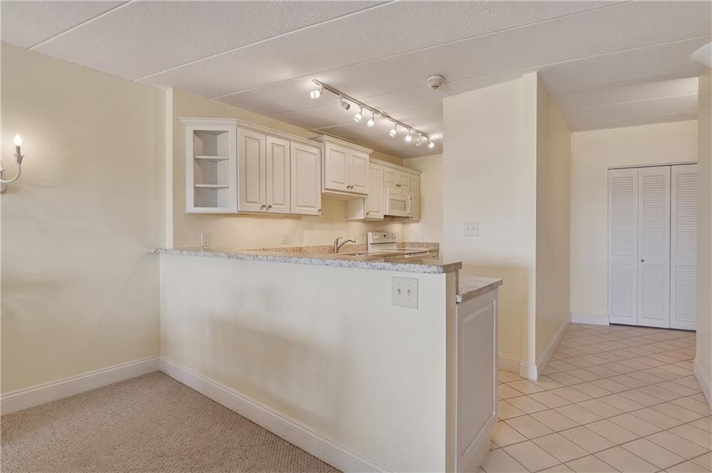 Condominium at 1314 Capella South UNIT 1314, Newport, photo 21 of 41