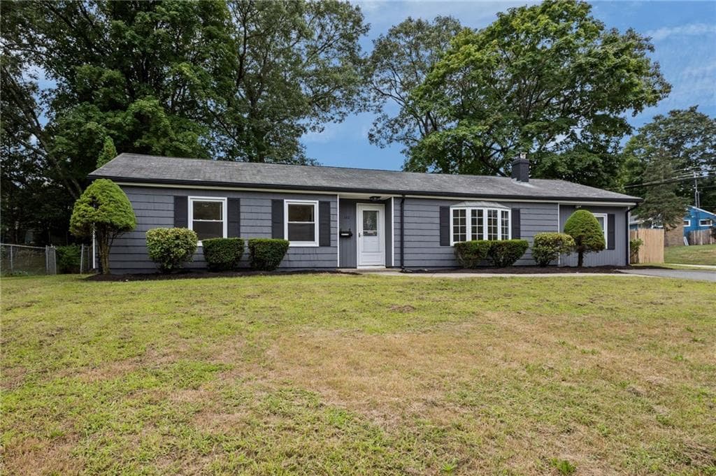 Single Family Residence at 140 Tanner Avenue, Warwick, photo 34 of 40