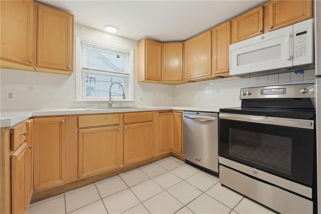 Single Family Residence at 13 Greeley Street, Providence, photo 14 of 48