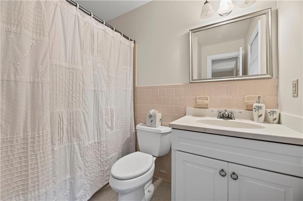 Single Family Residence at 159 Longfellow Road, Jamestown, photo 29 of 38