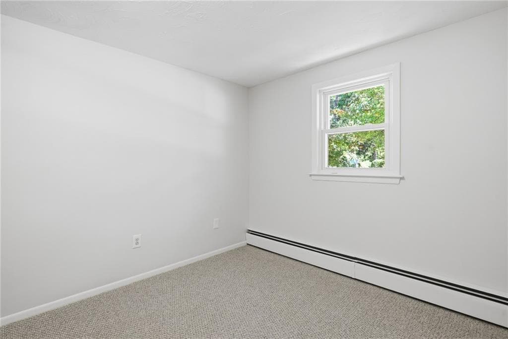 Single Family Residence at 73 Pequot Trail, East Greenwich, photo 20 of 35
