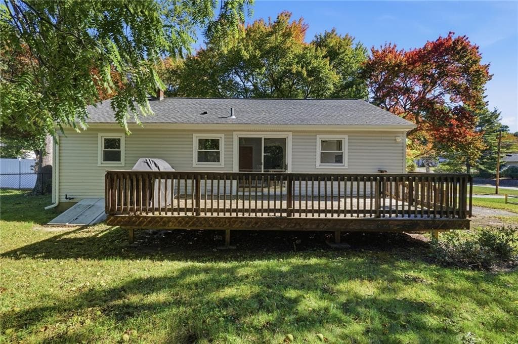 Single Family Residence at 73 Pequot Trail, East Greenwich, photo 34 of 35