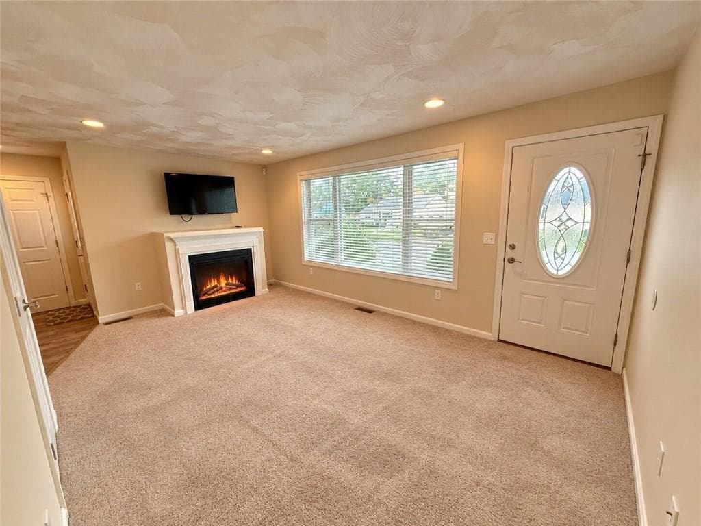 Single Family Residence at 143 Poplar Drive, Cranston, photo 6 of 14