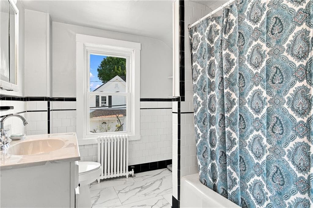 Single Family Residence at 174 Lowell Avenue, Providence, photo 23 of 31