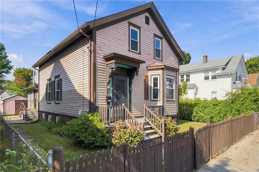 Single Family Residence at 174 Lowell Avenue, Providence, photo 2 of 31