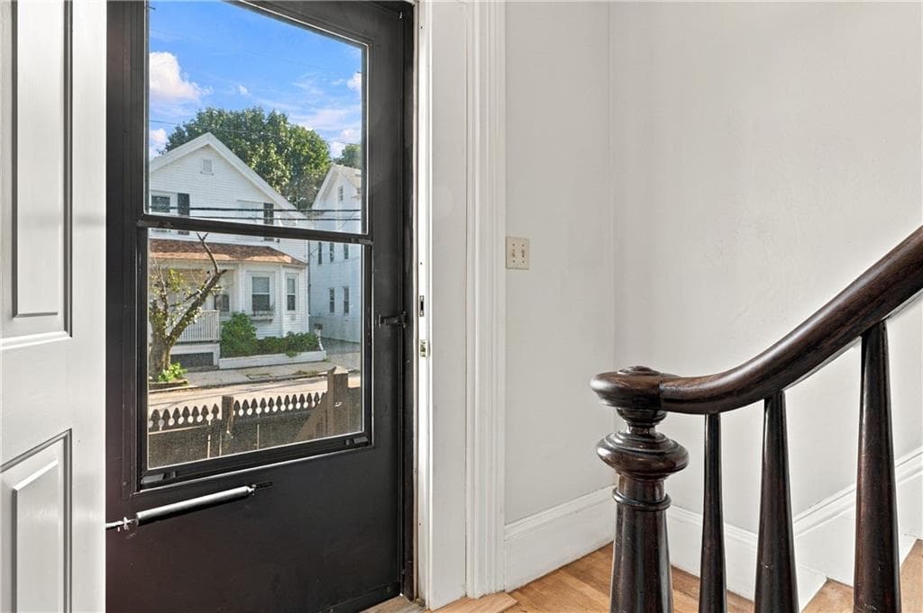Single Family Residence at 174 Lowell Avenue, Providence, photo 6 of 31