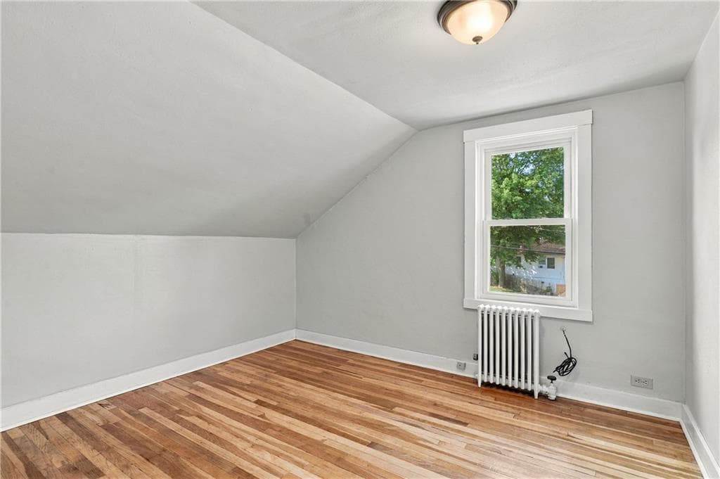 Single Family Residence at 174 Lowell Avenue, Providence, photo 16 of 31