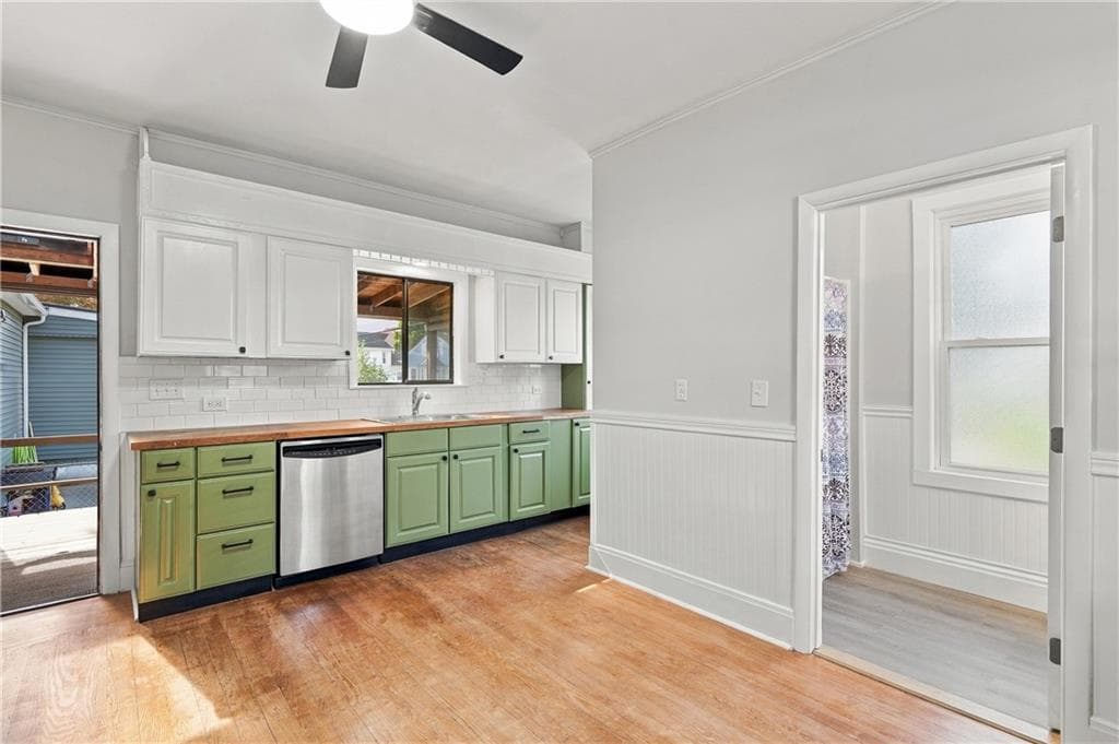 Single Family Residence at 174 Lowell Avenue, Providence, photo 12 of 31