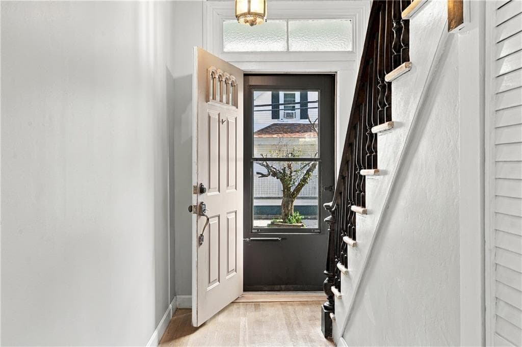 Single Family Residence at 174 Lowell Avenue, Providence, photo 7 of 31