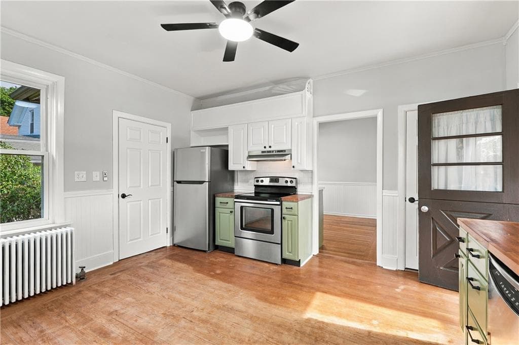 Single Family Residence at 174 Lowell Avenue, Providence, photo 10 of 31