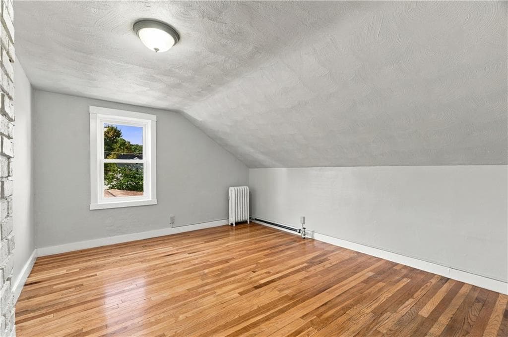 Single Family Residence at 174 Lowell Avenue, Providence, photo 15 of 31