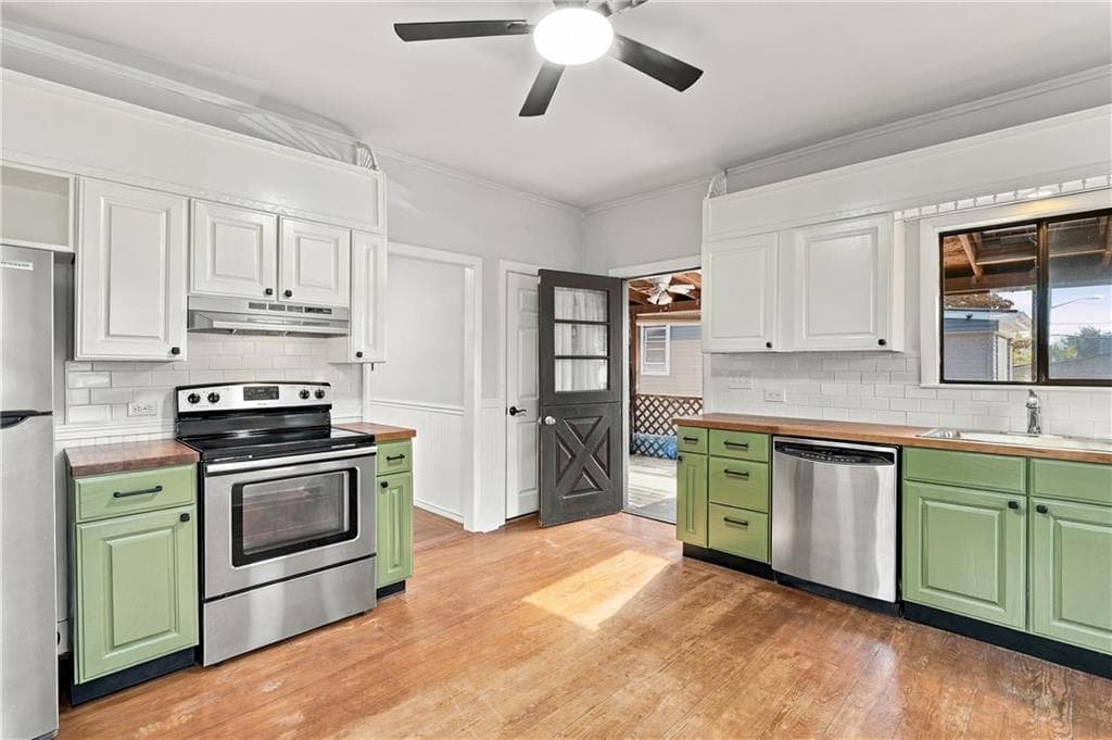 Single Family Residence at 174 Lowell Avenue, Providence, photo 11 of 31