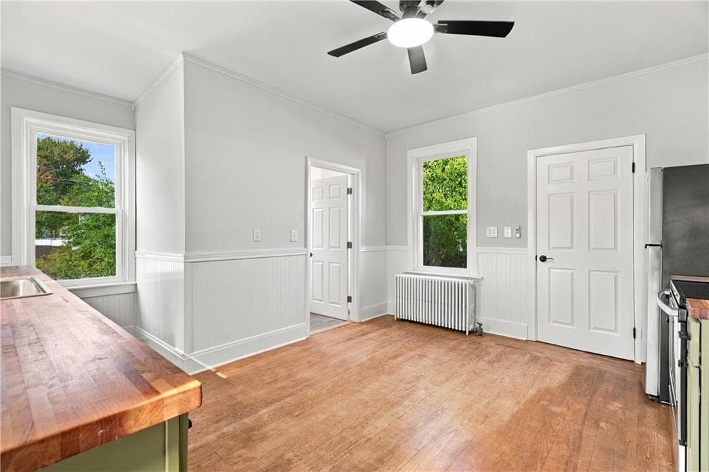 Single Family Residence at 174 Lowell Avenue, Providence, photo 8 of 31