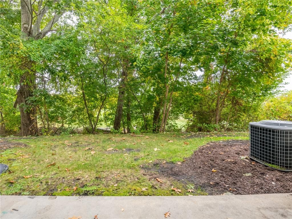Condominium at 45 Silver Cup Circle, West Warwick, photo 6 of 42