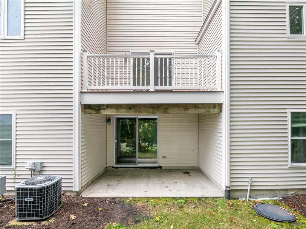 Condominium at 45 Silver Cup Circle, West Warwick, photo 3 of 42