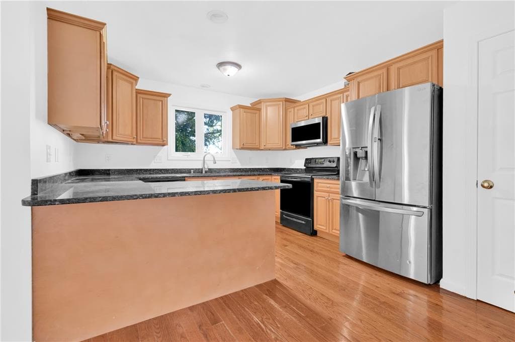 Condominium at 45 Silver Cup Circle, West Warwick, photo 18 of 42