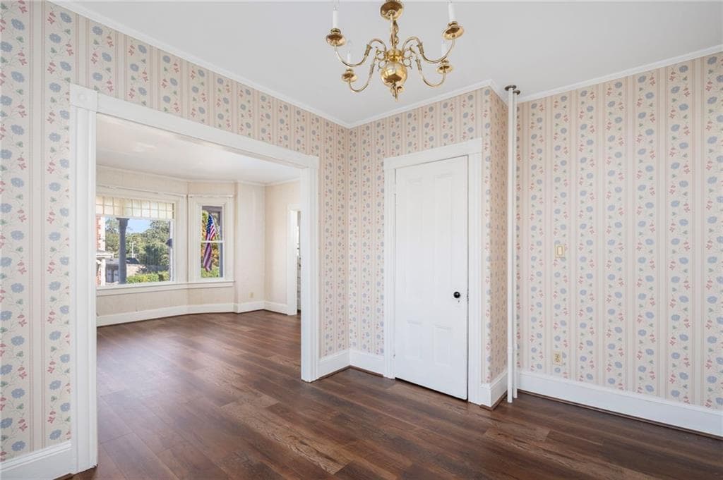 Single Family Residence at 1 Russell Avenue, Newport, photo 13 of 40