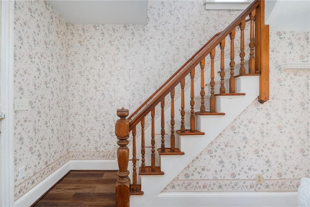 Single Family Residence at 1 Russell Avenue, Newport, photo 22 of 40