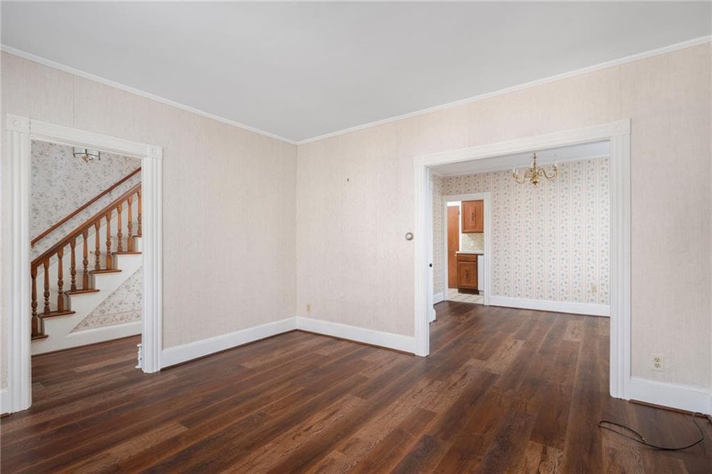 Single Family Residence at 1 Russell Avenue, Newport, photo 7 of 40