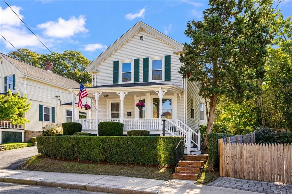 Single Family Residence at 1 Russell Avenue, Newport, photo 3 of 40