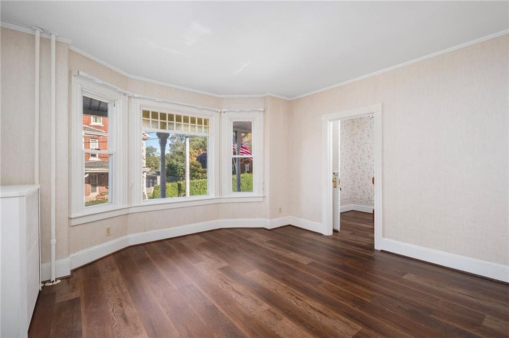 Single Family Residence at 1 Russell Avenue, Newport, photo 9 of 40