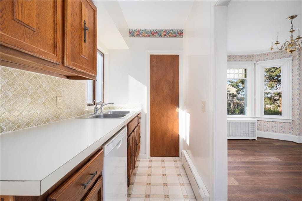 Single Family Residence at 1 Russell Avenue, Newport, photo 21 of 40