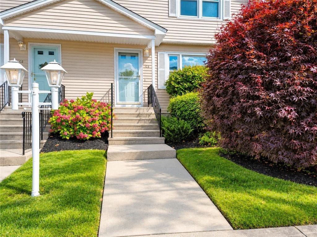 Condominium at 10 Bateman Avenue UNIT C3, Cranston, photo 2 of 25