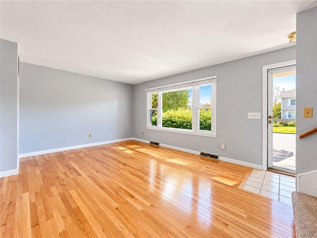 Condominium at 10 Bateman Avenue UNIT C3, Cranston, photo 3 of 25