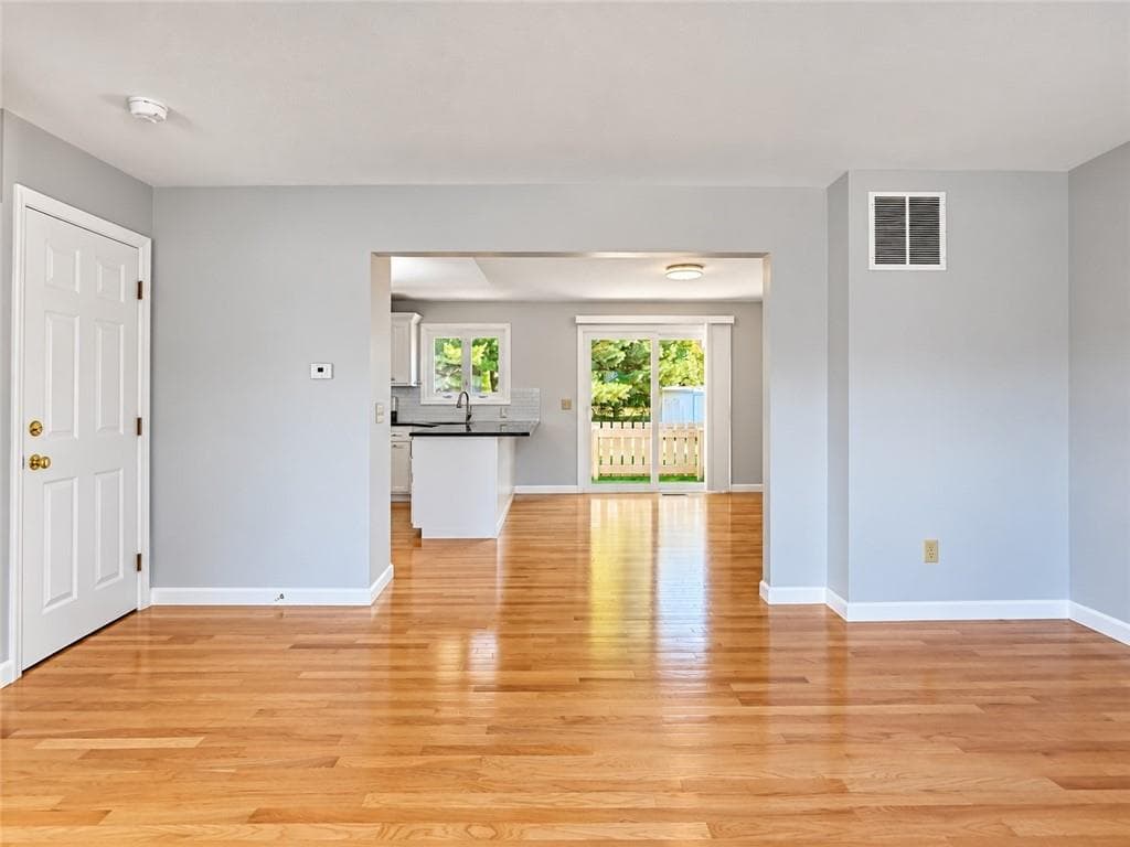 Condominium at 10 Bateman Avenue UNIT C3, Cranston, photo 5 of 25