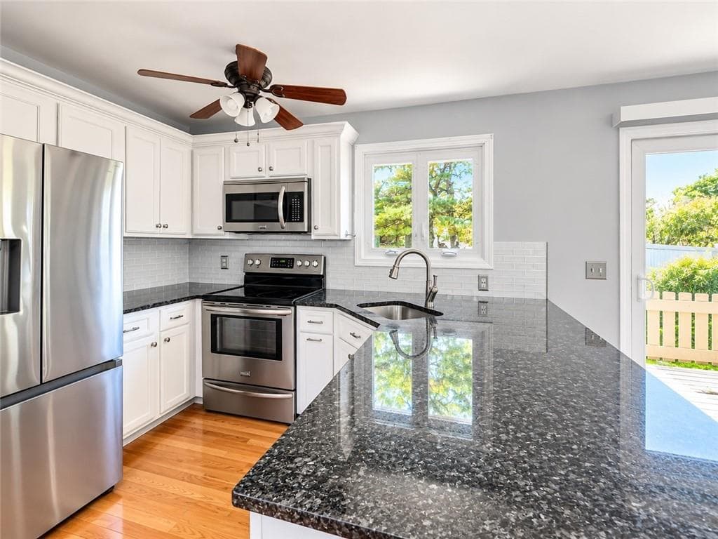 Condominium at 10 Bateman Avenue UNIT C3, Cranston, photo 9 of 25