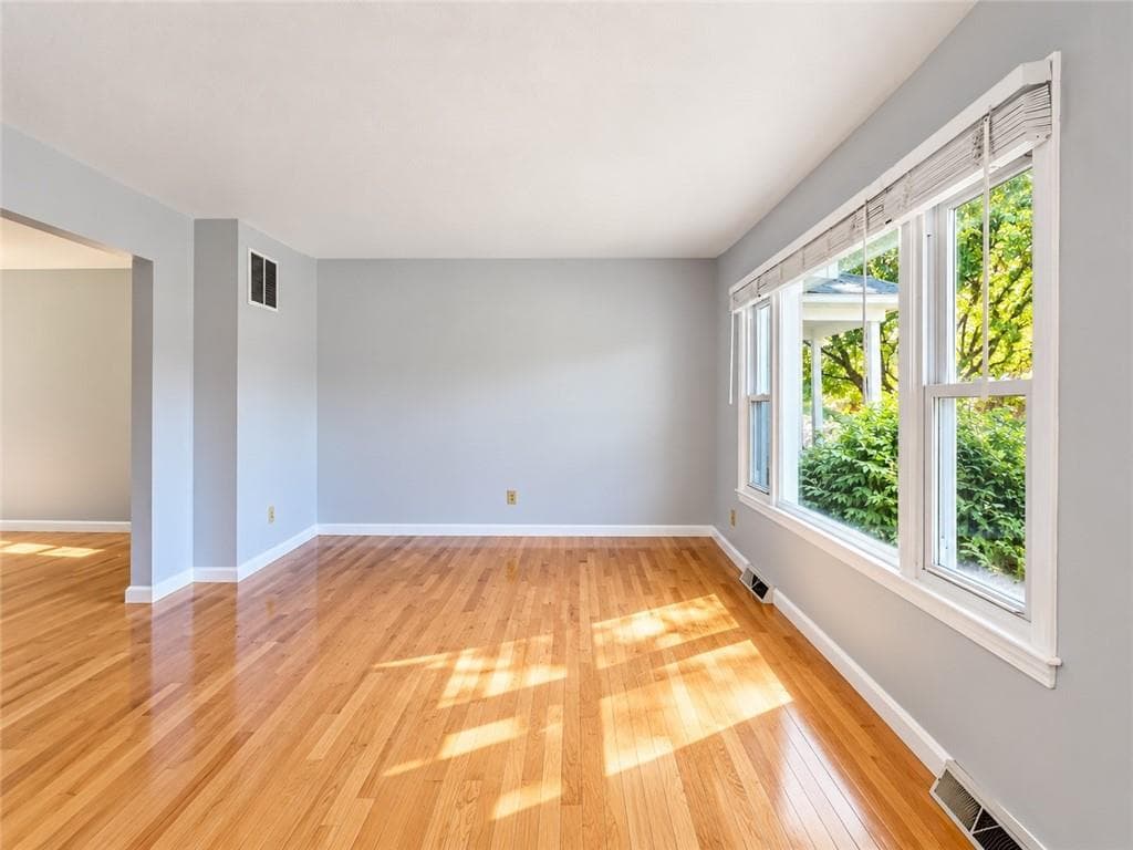 Condominium at 10 Bateman Avenue UNIT C3, Cranston, photo 4 of 25