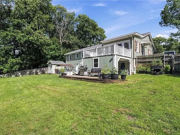 Single Family Residence at 7 Byrd Avenue, Johnston, photo 2 of 20