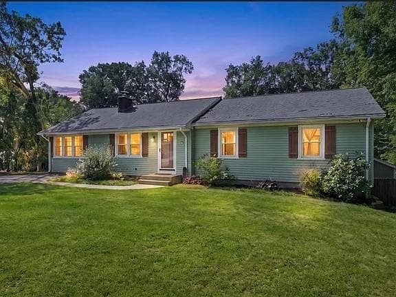 Single Family Residence at 7 Byrd Avenue, Johnston, photo 3 of 20
