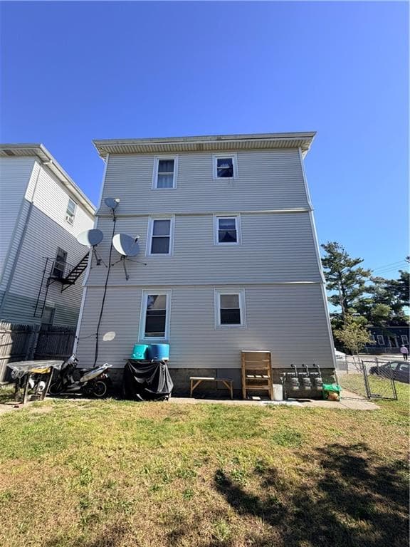 Multi Family at Pawtucket, photo 6 of 25