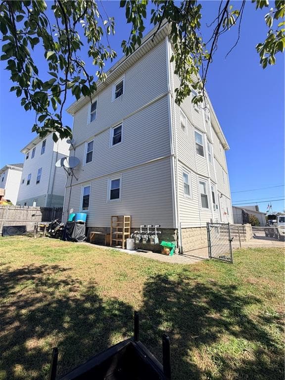 Multi Family at Pawtucket, photo 5 of 25